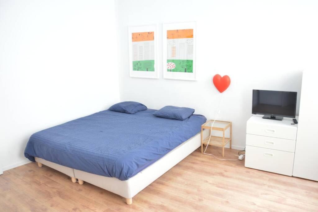 Апартаменты Awesome Studio In Marolles Брюссель Экстерьер фото